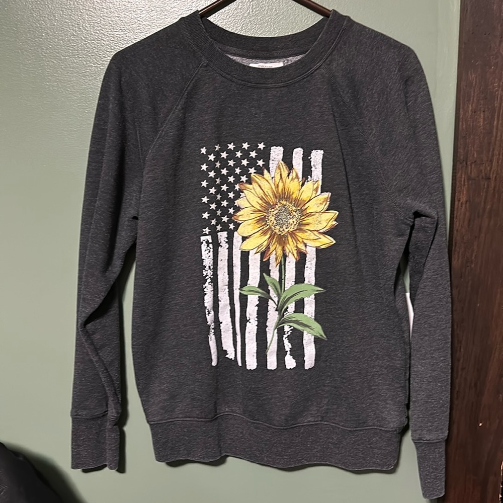 Maurice’s womens crewneck
